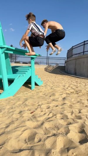 Nidal Ajib Instagram - Rate our landings 😂🔥📈 @jamelwonder 
.
#fail #funny #talent #viral #reel #comedy #viral