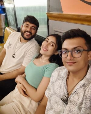 Nidhi Bhavsar Instagram - Siblings: same sense of humor, identical personalities, shared genome... the difference is… I’ve got the brains 😎