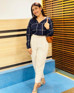 Nidhi Bhavsar Instagram - Summer friendly #ootd ❤️🪬
.
.
.
.
.
.
.
.
.
.
#summers #outfit #fashion #accessories #pants #shirt #casual #flats #hoops #simple #elegant #nomakeupmakeup #natural #hairstyle
