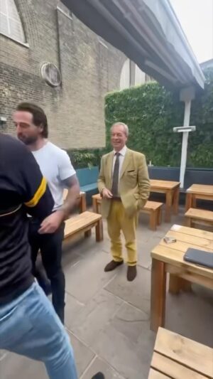 Nigel Farage Instagram - Lights, camera, action. 🍺