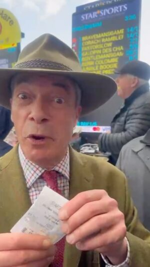 Nigel Farage Instagram - Big day out with some help from @starsportsbet! 🐎 #CheltenhamFestival