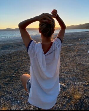 Nihan Aslı Elmas Instagram - Hiç bir gün batımı bir öncekine benzemez…belki de bu yüzden her defasında kendine hayran bırakır… 🌄 🌎❤️sunsetlovers #nature #heavenisaplaceonearth #earth
