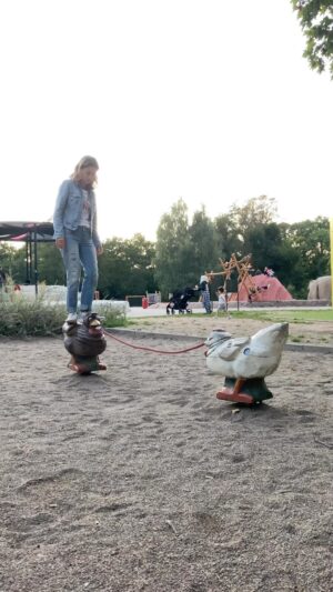 Nihan Aslı Elmas Instagram - #berlin #treptowerpark #rope #aygensrocks #nillehayatbambaşka