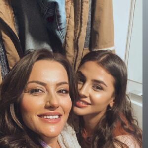 Nihan Durukan Instagram - Gerçekten böyle bir kızım olsa benden mutlusu olmazdı😍 @caglarhazal9 ❤️🧿