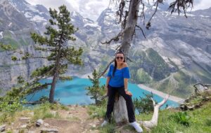 Nihan Durukan Instagram - Alp dağlarında trekking yaptık.6 saat dağlarda  iki karış patikalarda yürüdük.İnanılmaz bir adrenalin ve muhteşem manzaralarla unutulmaz bir gün geçirdik.Bu kadar dik yokuşlara tırmanabileceğimi bilmiyordum gerçekten.Hem sınırlarımı aştım hem de doğanın ihtişamından sarhoş oldum. Hayatımız boyunca yaşamadığımız bu eşsiz deneyim için ve bu fırsatı bize sağladığı için @boafilm e ve @gulegulegultekinle programına çok teşekkür ederiz. Yaşadığımız deneyimin muazzamlığını asıl youtube da görebilirsiniz.Çok yakında 4 günlük muhteşem kampımız #gülegülegültekinle youtube programında…