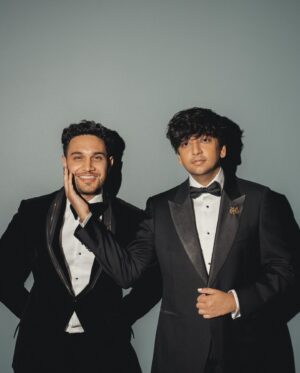 Nik Dodani Instagram - Life of Pi won 3 Tony’s 🥹🛶🐯🏆🏆🏆🐯🛶⁣🥹
⁣
photos by @amirbangs