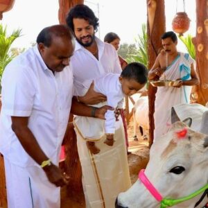 Nikhil Kumar Instagram - ನಿಮಗೂ, ನಿಮ್ಮ ಕುಟುಂಬಕ್ಕೂ ಮಕರ ಸಂಕ್ರಾಂತಿ ಹಬ್ಬದ ಶುಭಾಶಯಗಳು. 

ಸೂರ್ಯನ ಪಥ ಬದಲಾಗುವ ವರ್ಷದ ಮೊದಲ ಹಬ್ಬ ಎಲ್ಲರ ಬದುಕಿನಲ್ಲಿ ಸುಖ, ಶಾಂತಿ, ನೆಮ್ಮದಿಯನ್ನು ಹೊತ್ತು ತರಲಿ, ಮನೆ ಮನಗಳಲ್ಲಿ ಸಂಭ್ರಮ ನೆಲೆಸಲಿ ಎಂದು ಹಾರೈಸುತ್ತೇನೆ. Happy Makarasankranthi everyone!!🤗