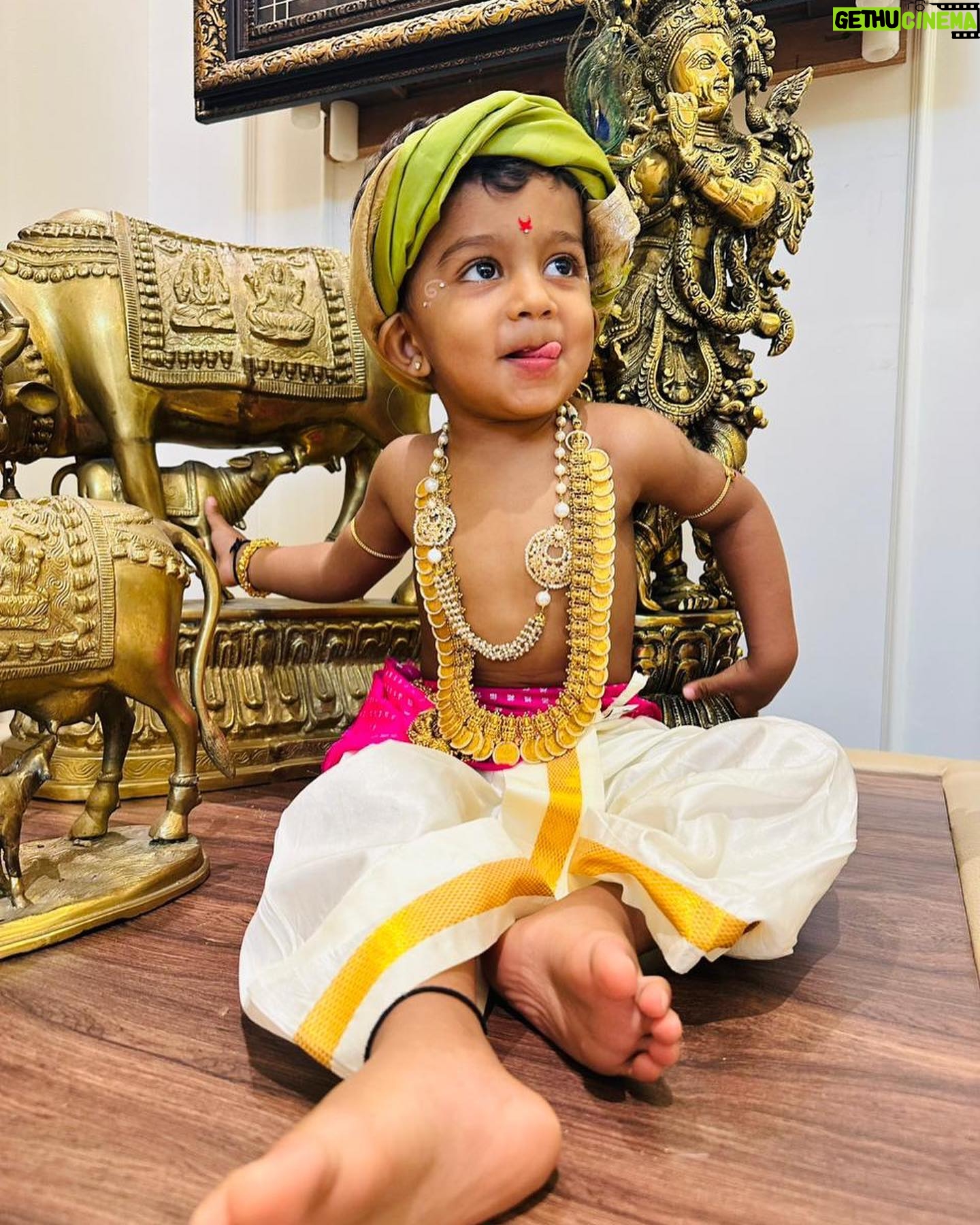 Nikhil Kumar - 100.2K Likes - || ą²ą³ą²·ą³ą²£ą² ą²µą²ą²¦ą³ ą²ą²ą²¦ą³ą²ą³ą²°ą³ą² ||
ನಾಔಿನ ą²øą²®ą²øą³ą²¤ ą²ą²Øą²¤ą³ą²ą³ ą²¶ą³ą²°ą³ ą²ą³ą²·ą³ą²£ ą²ą²Øą³ą²®ą²¾ą²·ą³ą²ą²®ą²æ ą²¹ą²¬ą³ą²¬ą²¦ ą²¹ą²¾ą²°ą³ą²¦ą²æą² ą²¶ą³ą²ą²¾ą²¶ą²Æą²ą²³ą³. ą² ą²ą³ą²·ą³ą²£ ą²Ŗą²°ą²®ą²¾ą²¤ą³ą²®ą²Øą³ ą²ą²²ą³ą²²ą²°ą²æą²ą³ ą²øą³ą² ą²¶ą²¾ą²ą²¤ą²æ, ą²Øą³ą²®ą³ą²®ą²¦ą²æ, ą²øą²®ą³ą²¦ą³ą²§ą²æ ą²ą²°ą³ą²£ą²æą²øą²²ą²æ ą²ą²ą²¦ą³ ą²Ŗą³ą²°ą²¾ą²°ą³ą²„ą²æą²øą³ą²¤ą³ą²¤ą³ą²Øą³.
#ą²¶ą³ą²°ą³ą²ą³ą²·ą³ą²£ą²ą²Øą³ą²®ą²¾ą²·ą³ą²ą²®ą²æ