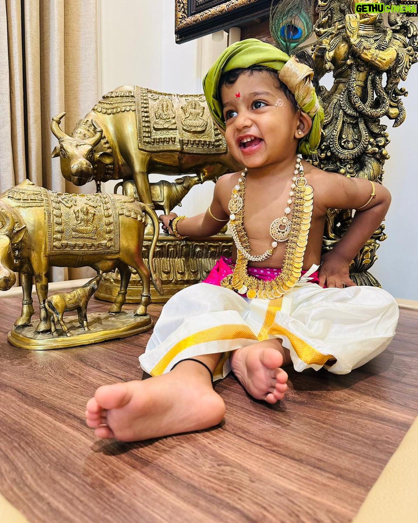 Nikhil Kumar - 100.2K Likes - || ą²ą³ą²·ą³ą²£ą² ą²µą²ą²¦ą³ ą²ą²ą²¦ą³ą²ą³ą²°ą³ą² ||
ನಾಔಿನ ą²øą²®ą²øą³ą²¤ ą²ą²Øą²¤ą³ą²ą³ ą²¶ą³ą²°ą³ ą²ą³ą²·ą³ą²£ ą²ą²Øą³ą²®ą²¾ą²·ą³ą²ą²®ą²æ ą²¹ą²¬ą³ą²¬ą²¦ ą²¹ą²¾ą²°ą³ą²¦ą²æą² ą²¶ą³ą²ą²¾ą²¶ą²Æą²ą²³ą³. ą² ą²ą³ą²·ą³ą²£ ą²Ŗą²°ą²®ą²¾ą²¤ą³ą²®ą²Øą³ ą²ą²²ą³ą²²ą²°ą²æą²ą³ ą²øą³ą² ą²¶ą²¾ą²ą²¤ą²æ, ą²Øą³ą²®ą³ą²®ą²¦ą²æ, ą²øą²®ą³ą²¦ą³ą²§ą²æ ą²ą²°ą³ą²£ą²æą²øą²²ą²æ ą²ą²ą²¦ą³ ą²Ŗą³ą²°ą²¾ą²°ą³ą²„ą²æą²øą³ą²¤ą³ą²¤ą³ą²Øą³.
#ą²¶ą³ą²°ą³ą²ą³ą²·ą³ą²£ą²ą²Øą³ą²®ą²¾ą²·ą³ą²ą²®ą²æ