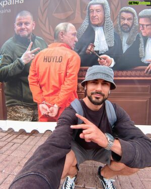 Nikita Vakuluk Instagram - ... оно и в Африке ...
⠀
#пыпа #путин #хуйло #putin #huylo #кмда