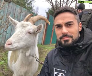 Nikita Vakuluk Instagram - З колегою 🐐
#оса & #коза