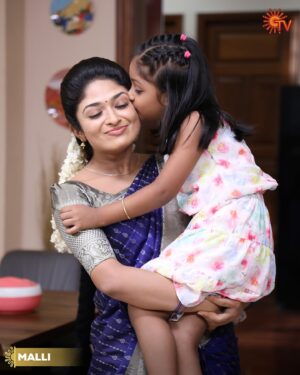 Nikitha Rajesh Instagram - The Tom and Jerry couple 😂❤️

மல்லி | திங்கள் - ஞாயிறு | 9.30 PM

#SunTV #Malli #MalliOnSunTV #TamilSerials #Serials #SunDigital