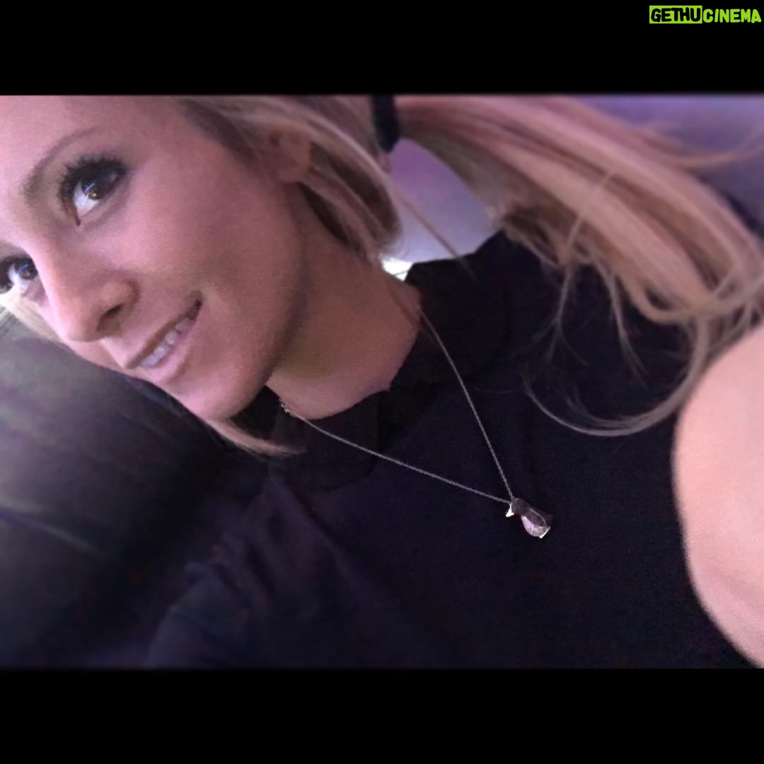 Nikki BreAnne Wells - 135 Likes - 🐧👸🏼 officiallyyy en route to dallas for santa time! ❤️❄️🎅🏻