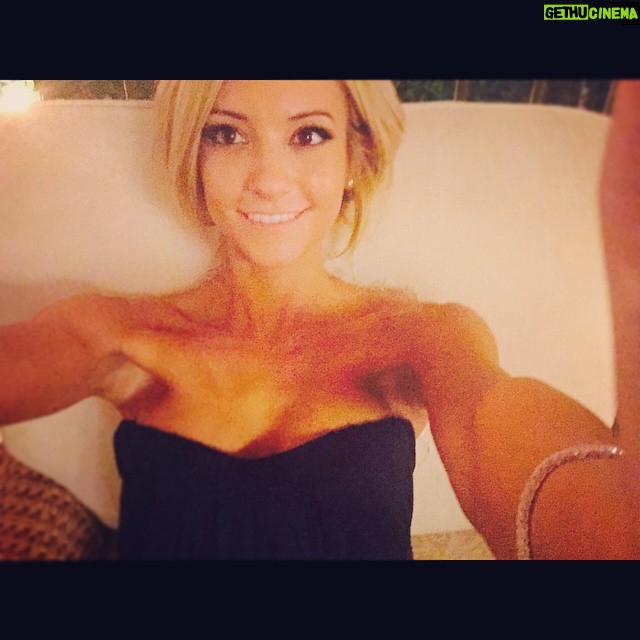 Nikki BreAnne Wells - 158 Likes - 🌴Official #island #girl🌙 #Hawaii #underthestars ✨ #vaca #xox