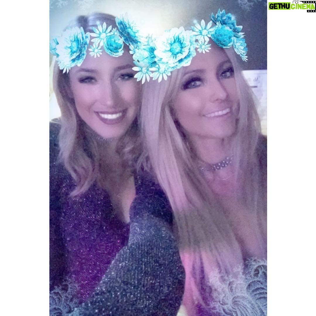 Nikki BreAnne Wells - 148 Likes - 2016, you were most enlightening. and so 2017, the adventure begins, it's time to sparkle!✨😉