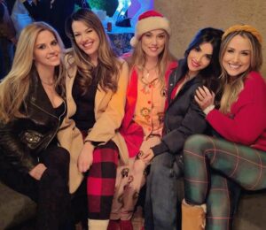 Nikki Griffin Instagram - ‘Tis the season 🎄❤️🥂