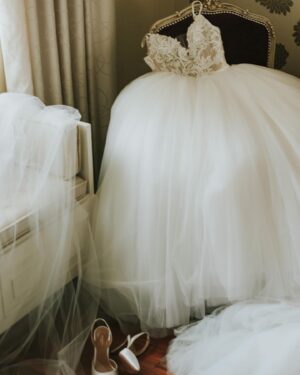 Nikki Yanofsky Instagram - A little glimpse into the happiest day of my life 🤍💍
Captured by @joelandjustyna & @_leannweston_