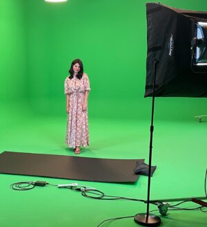 Nikki Yanofsky Instagram - Filmed a little something for @festivaljazzmtl 👀 comin in September 🎶 I’m such a nerd with my thumbs up 👍🏼 😂