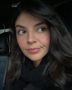 Actress Nikki Yanofsky HD Instagram Photos and Wallpapers January 2023