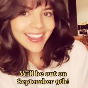 Actress Nikki Yanofsky HD Instagram Photos and Wallpapers October 2022