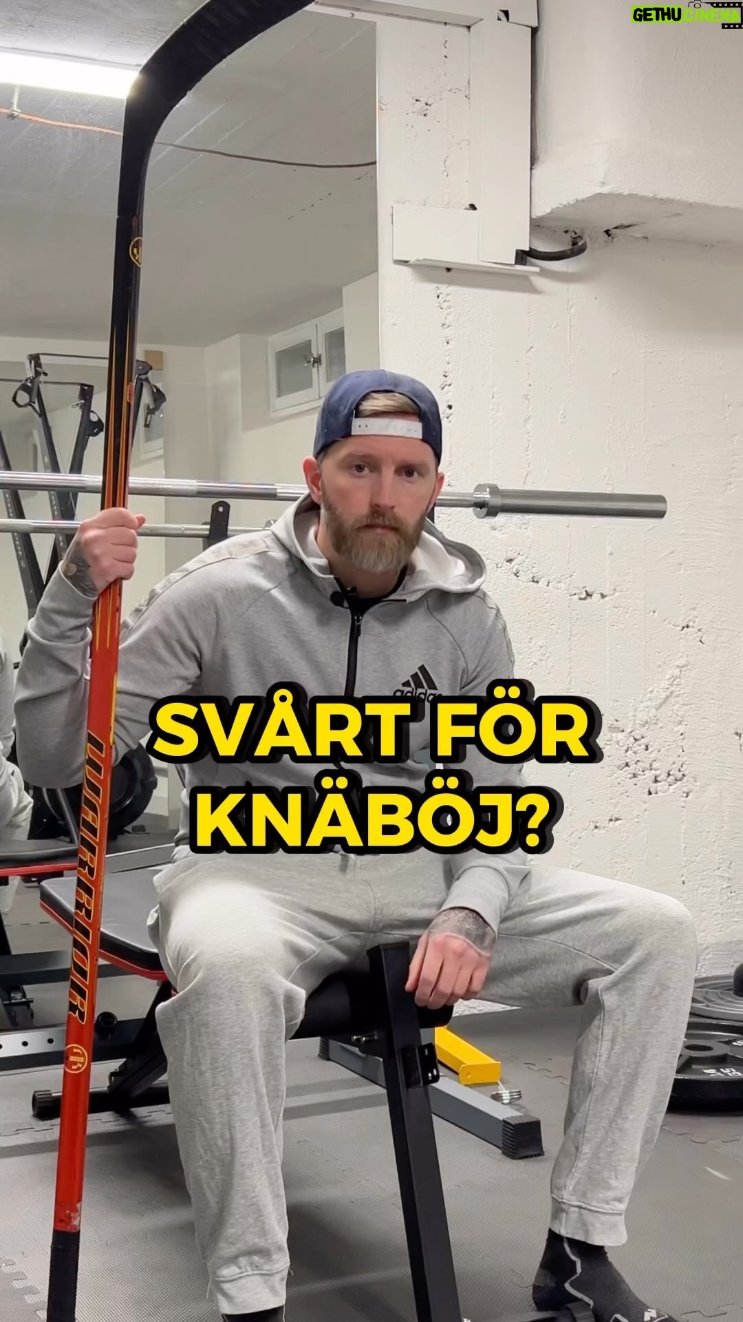 Niklas Andersson - 1.2K Likes - Ett litet tips till er som har lite svårt att ta sig upp och ner i från soffan ☺️