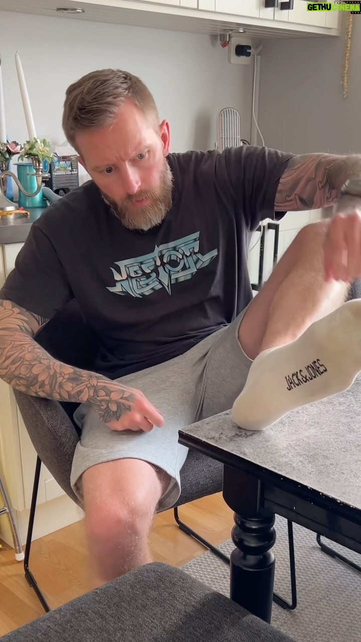 Niklas Andersson - 1.3K Likes - Lite lätt om smärta i plantarfascian, det som kallas plantar fasciit ”hälsporre” i folkmun.