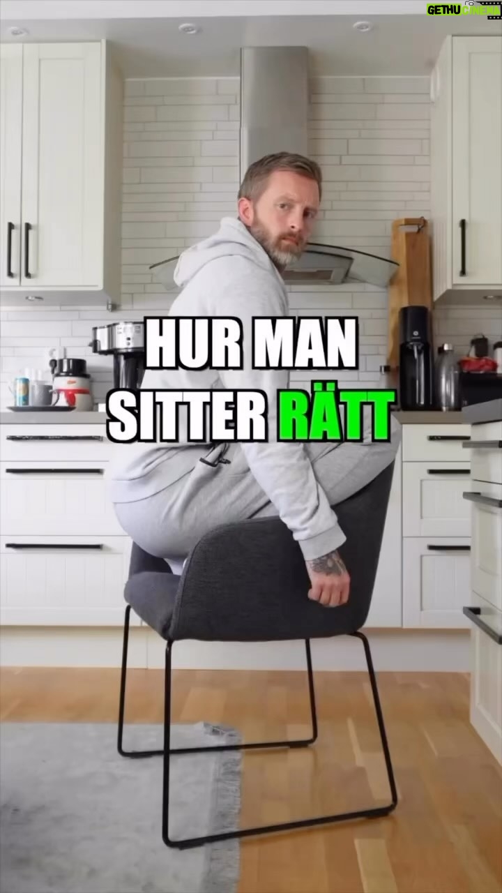 Niklas Andersson - 1.4K Likes - Problemet är inte HUR du sitter, problemet verkar mer vara att du sitter i samma position för länge ☺️