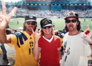 Niklas Strömstedt Instagram - Rose Bowl, Pasadena 20 juni 1994. Sverige-Kamerun. Idag är det trettio år sen. A good song takes you far, som Daniel O’Keefe skaldade… #tbt