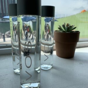 Niko Terho Instagram - Teamed up with the lovely people at Voss to donate 1,000 bottles of water to City Harvest. Thank you for everything you’re doing! Stay safe and healthy out there everyone! @vossworld @cityharvestnyc #WeAreCityHarvest #hungeractionmonth