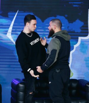Nikolay Sobolev Instagram - Амиран @amiran495, возвращайся. Тут бородатый гном совсем с катушек съехал. Без кота-Леопольда на разберёмся😹

Кто просил мои «комментарии ситуации» - они в сториз. Вкратце: персонажу по имени Михаил Лазутин остро необходима медицинская помощь. Не бой, а полный курс лечения у психиатра. 

Уважаемые зрители! 
Если у вас есть хороший специалист - обязательно поделитесь контактом для Михаила. Давайте поможем человеку, пока не поздно. 
Не будьте равнодушны!🙏