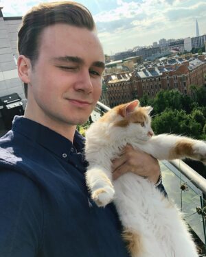 Nikolay Sobolev Instagram - Тусим с Персиком❤️
Пока @zloilarin собирает выпуск.