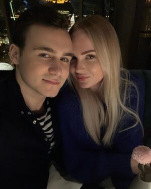 Nikolay Sobolev Instagram - Да, год был тяжёлый эмоционально. 
Но он врежется нам в память навсегда🤟

Сколько событий! Их концентрация, безусловно, создаёт интерес для каждого из нас. Пройдут годы - все обиды и трудности забудутся, а эмоция останется.

Про самое яркое, лично для меня, событие конца этого года... выпуск на канале. Последний в этом году!