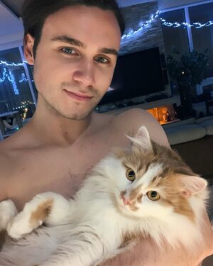 Nikolay Sobolev Instagram - Голые жопы набирают по 50 тысяч лайков! Посмотрим, сколько соберёт мой милый котик Персик!❤️