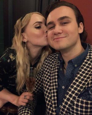 Nikolay Sobolev Instagram - Мое лицо после трех бокалов просекко: