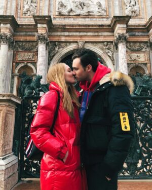 Nikolay Sobolev Instagram - Я так люблю тебя!❤️
За все моменты и угары, за тот азарт в наших глазах, когда мы сделали татуировку в день признания в любви.

За тот огонь, который нисколько не угасает в атмосфере невероятного домашнего уюта, что ты создаёшь вокруг меня каждый день!😇

@anastasiia.hey , я мало о тебе рассказывал здесь. Потому что тебе это никогда не было нужно. Но раз уж я открыт для людей - они точно должны знать. Знать, как же мне повезло!