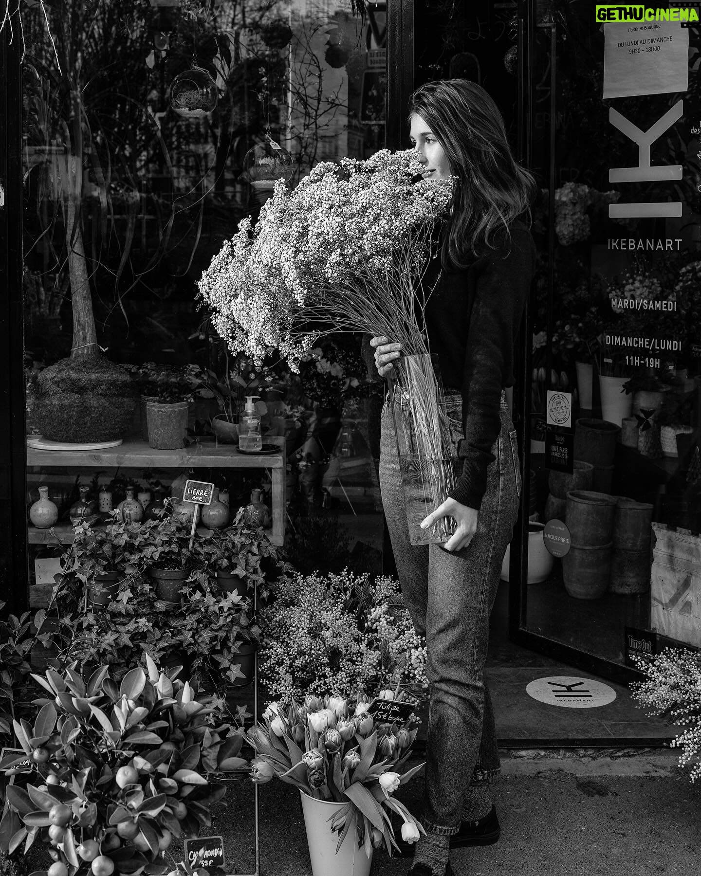 Nikos Aliagas - 8.8K Likes - #8mars #womanday #journeeinternationaledesdroitsdesfemmes #internationwomensday Une journée aussi symbolique soit-elle ne suffit pas pour dire : Merci ! #instanikos