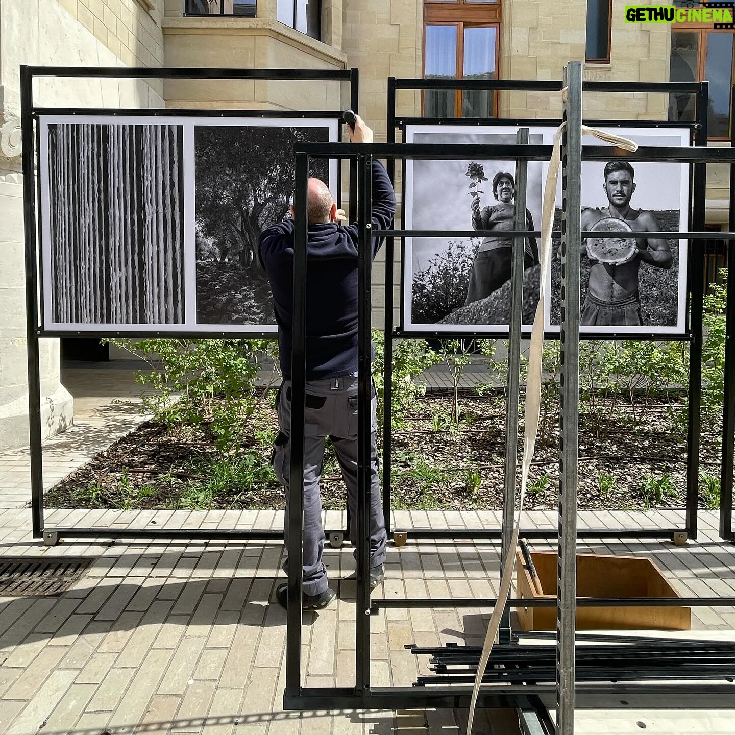Nikos Aliagas - 5.5K Likes - #Vincennes Mes photos de Grèce exposées à partir d’aujourd’hui et jusqu’au 5 mai à @vincennesmaville avec la collaboration du @centreculturelhellenique Place Pierre Sémard et rue Eugène Renaud. Une joie de vous présenter quelques séquences photographiques de #LespritGrec puisque cette année la ville de Vincennes met à l’honneur la Grèce et sa culture avec de nombreuses manifestations tt au long de ces semaines @charlotte_libertalbanel #brigittegauvain #guilettaranieri Ne manquez pas également les formidables expos photos de @erieta_attali et d’Aris Balafoutas #instanikos merci @stephanedanger1 pour les photos de l’installation.