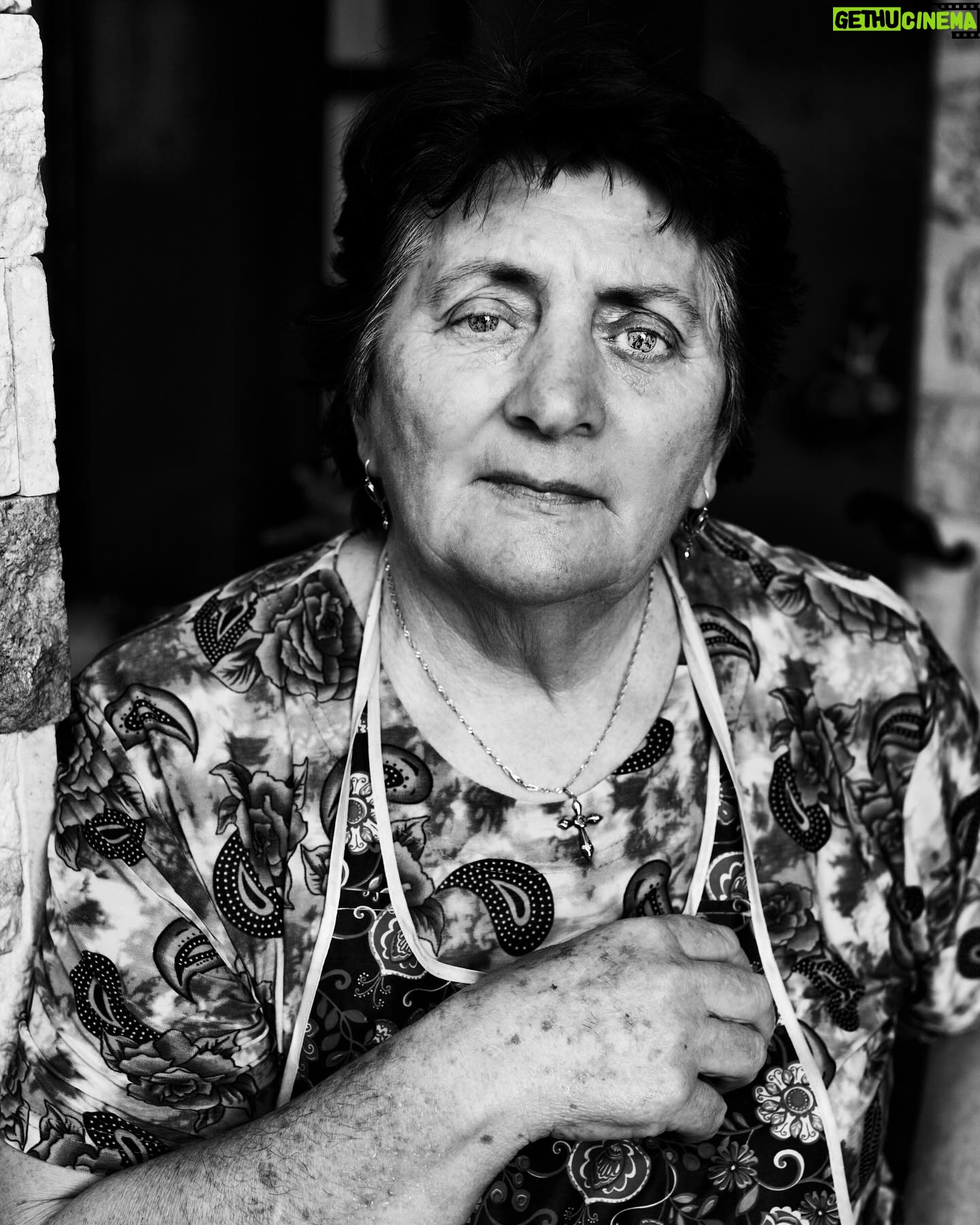 Nikos Aliagas - 8.8K Likes - #8mars #womanday #journeeinternationaledesdroitsdesfemmes #internationwomensday Une journée aussi symbolique soit-elle ne suffit pas pour dire : Merci ! #instanikos