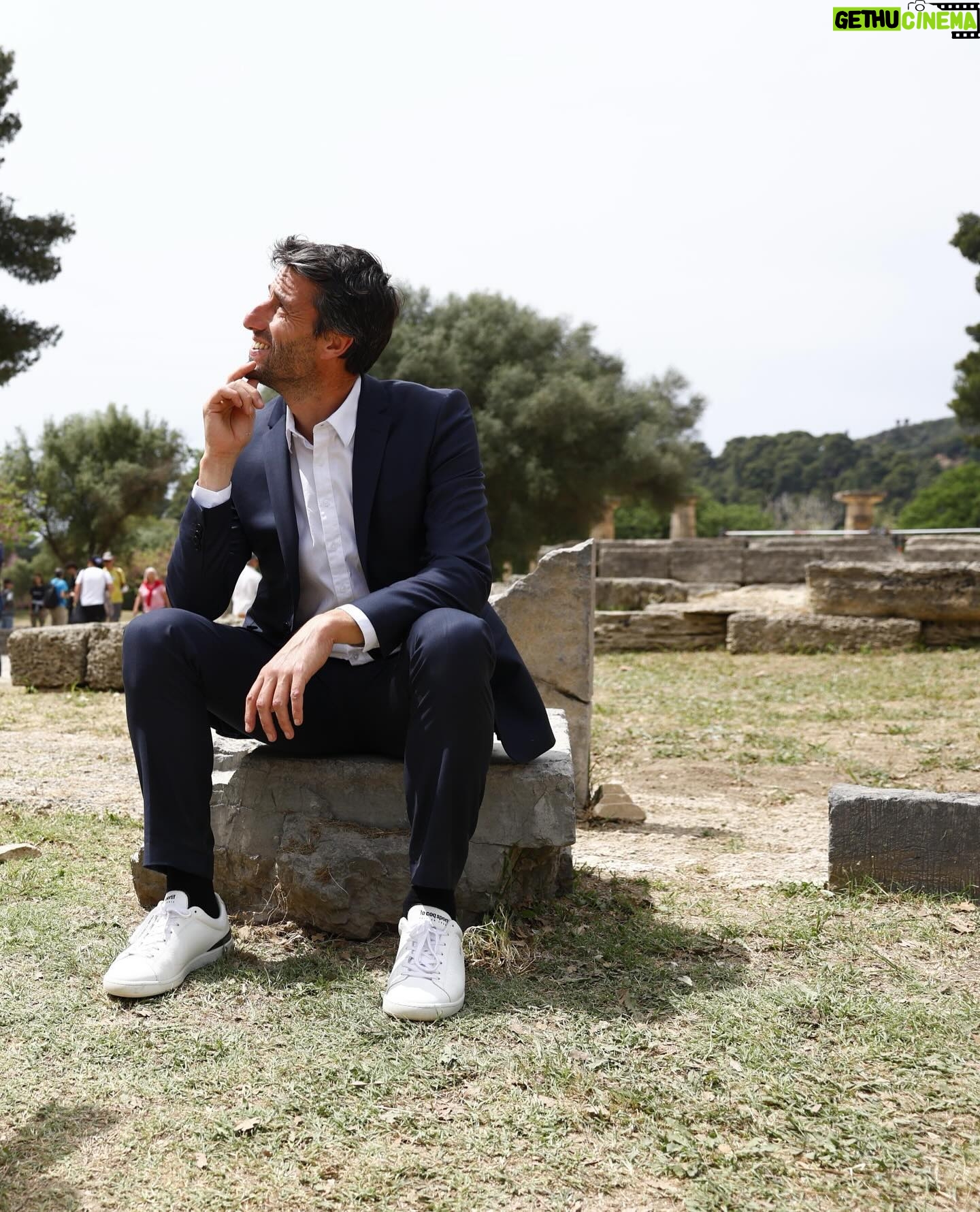 Nikos Aliagas - 44.8K Likes - Nikos Aliagas était le maître de cérémonie pour l’allumage de la flamme olympique en Grèce, à Olympie.
Il en a profité pour tirer le portrait de Tony Estanguet, le président du Comité d’organisation des Jeux Olympiques et Paralympiques de Paris 2024.
📸 @etiennegarnier / L’équipe