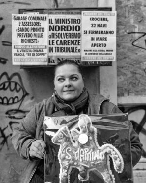 Nikos Aliagas Instagram - #8mars #womanday #journeeinternationaledesdroitsdesfemmes #internationwomensday Une journée aussi symbolique soit-elle ne suffit pas pour dire : Merci ! #instanikos