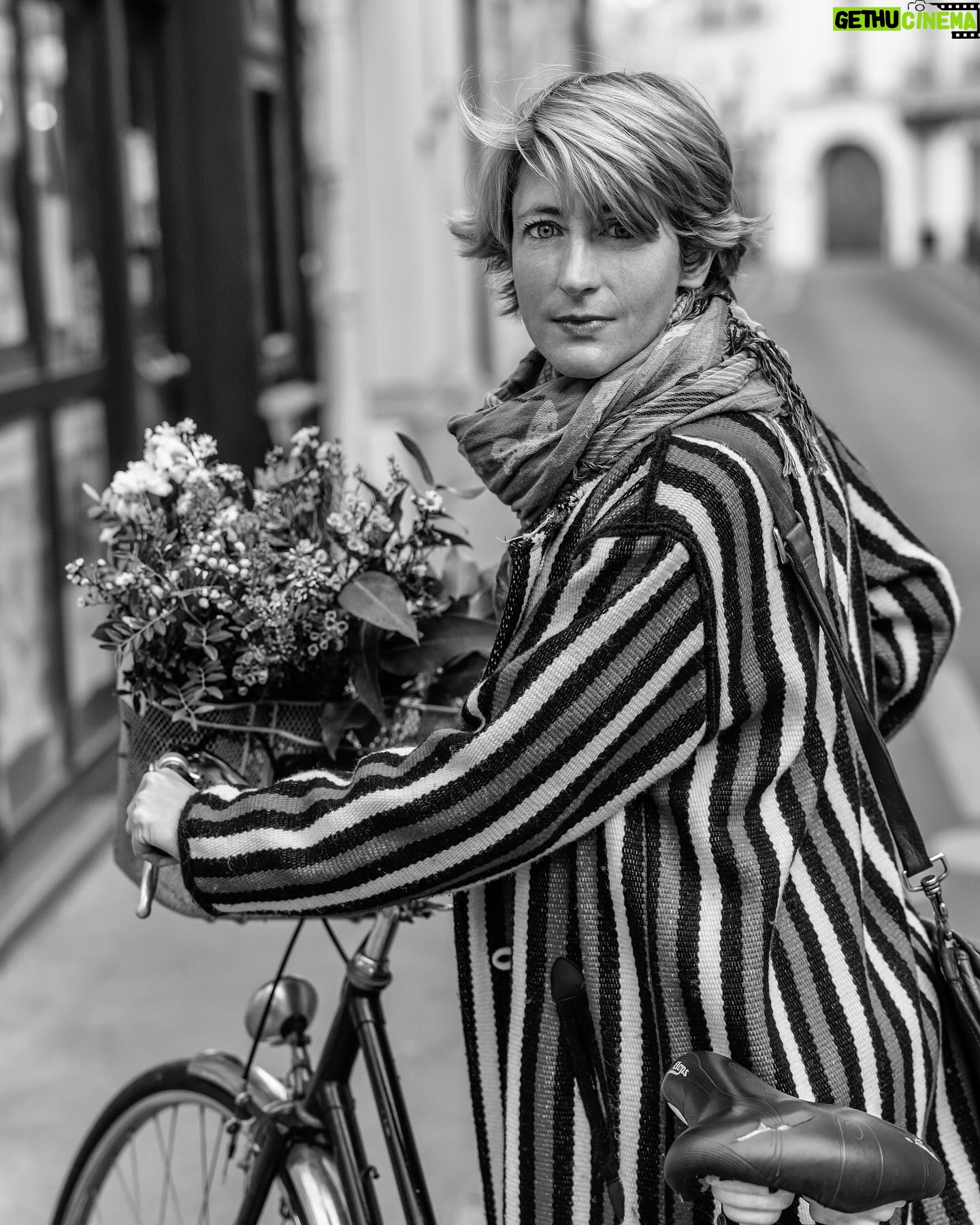 Nikos Aliagas - 8.8K Likes - #8mars #womanday #journeeinternationaledesdroitsdesfemmes #internationwomensday Une journée aussi symbolique soit-elle ne suffit pas pour dire : Merci ! #instanikos