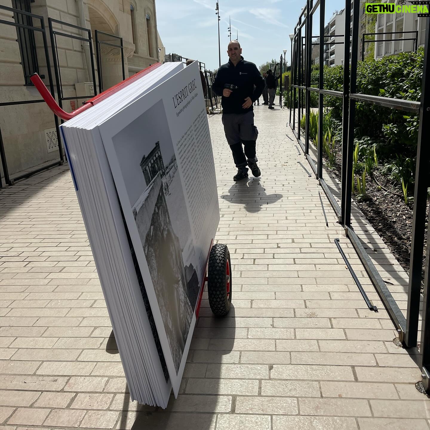 Nikos Aliagas - 5.5K Likes - #Vincennes Mes photos de Grèce exposées à partir d’aujourd’hui et jusqu’au 5 mai à @vincennesmaville avec la collaboration du @centreculturelhellenique Place Pierre Sémard et rue Eugène Renaud. Une joie de vous présenter quelques séquences photographiques de #LespritGrec puisque cette année la ville de Vincennes met à l’honneur la Grèce et sa culture avec de nombreuses manifestations tt au long de ces semaines @charlotte_libertalbanel #brigittegauvain #guilettaranieri Ne manquez pas également les formidables expos photos de @erieta_attali et d’Aris Balafoutas #instanikos merci @stephanedanger1 pour les photos de l’installation.
