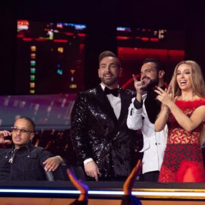 Nikos Koklonis Instagram - Μοναδικές στιγμές ζήσαμε χθες στον Τελικό μας! 🎄✨🎉
Με μεγάλες ανατροπές, αλλά και πολλή χαρά και συγκίνηση. Ήταν μια ανεπανάληπτη ξεχωριστή γιορτή για όλους μας: τα παιδιά, τους κριτές, τους καθηγητές, αλλά και για όλους εσάς που εδώ και τρεις μήνες αγκαλιάσατε την Ακαδημία και στηρίξατε τους σπουδαστές σε κάθε τους βήμα- αναδεικνύοντας και τον μεγάλο νικητή, την υπέροχη Άννα μας!
Το Fame Story έγινε μια μεγάλη οικογένεια και σας ευχαριστώ για όλα όσα ζήσαμε μαζί και το δυναμικό “παρών” που δώσατε στον μεγάλο μας Τελικό, κάνοντάς μας πρώτη σας επιλογή. 
Μεγάλο ευχαριστώ στους αγαπημένους Κριτές μας: 
🎼Τον ένα και μοναδικό Αντώνη Ρέμο που χθες μας απογείωσε με τα λατρεμένα του τραγούδια και τη μαγική του φωνή.
🎼Την εκρηκτική Ελένη Φουρέιρα που έβαλε fuego στη σκηνή, κάνοντας τον τελικό μας ένα αξέχαστο πάρτι! 
🎼Τον Γιώργο Αρσενάκο που μαζί κάναμε πραγματικότητα το όνειρο του Fame Story μετά από συζητήσεις και προσπάθειες που κράτησαν χρόνια.
🎼Τον Light που ήταν η αποκάλυψη του σόου και ένας νέος αγαπημένος συνεργάτης για μένα. 
Θέλω να πω μπράβο σε όλα τα παιδιά για την μεγάλη τους εξέλιξη, αλλά και στο team των καθηγητών που τα στήριξαν και τα βοήθησαν να ανακαλύψουν τις δυνατότητες που έχουν για να κάνουν τη διαφορά στο καλλιτεχνικό στερέωμα. Μπορεί ο νικητής να είναι ένας, αλλά είμαι βέβαιος πως θα δούμε πολλούς από τους σπουδαστές της Ακαδημίας μας να κάνουν σπουδαία πράγματα επαγγελματικά.
Και φυσικά ένα πολύ μεγάλο ευχαριστώ στη διοίκηση του Star και σε όλη την εξαιρετική ομάδα που δουλέψαμε μαζί αυτούς τους 3 μήνες! 
Ανυπομονώ για τη συνέχεια! Οι συμμετοχές για το επόμενο Fame Story έχουν ήδη ανοίξει!
#koklonis #famestory #grandfinal