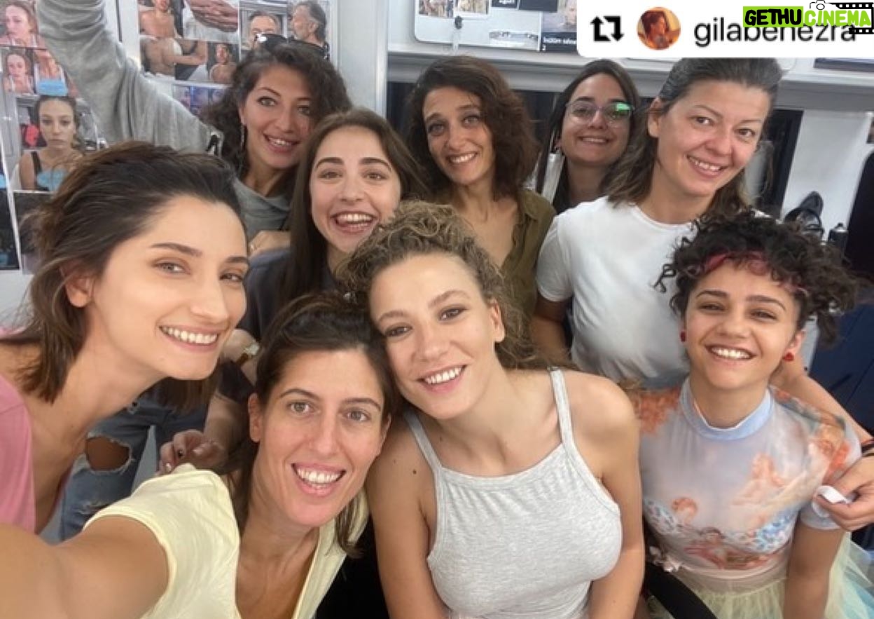 Nilay Erdönmez - 1.6K Likes - Böyle karavan böyleee karanlık sabahlar görülmedii🥲🫶🏻♥️🌹🫵🏻
#Repost @gilabenezra with @use.repost
・・・
Şahmaran’ın kızları @nilayerdonmez @nilsudealbayrak @berfuhalisdemir @serenayss @elifnurkerkuk @yuliya_gushul @makeupyeliz @sahmarannetflixofficial @netflixturkiye