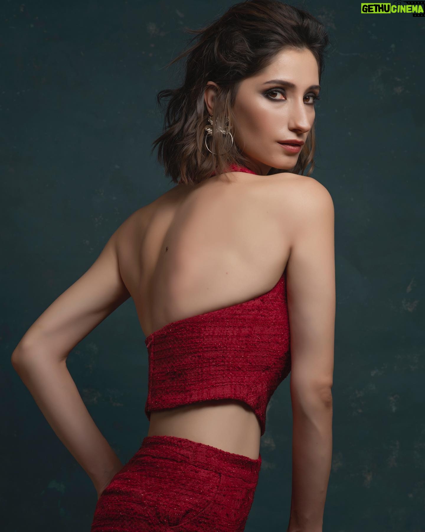 Nilay Erdönmez - 3.2K Likes - 📷 @muhsinakgunofficial