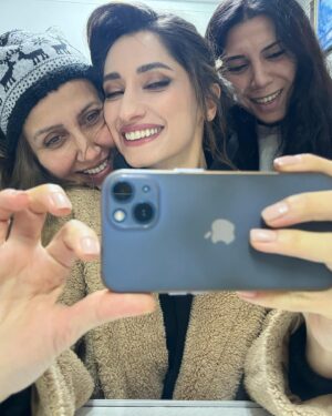 Nilay Erdönmez Instagram - İlk bölümden kalan bikaç bişeyler ;) 
#gülcemal 🌹♥️