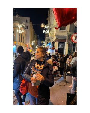 Nilay Erdönmez Instagram - @gulcemalldizi ‘nin arşivi buraya sığamaz maalesef -ve de iyi ki!- , artık olduğu kadarıyla ;) 
Sizi - bizi - çok seviyorum. 🤍
