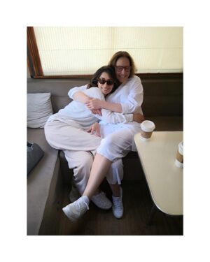 Nilay Erdönmez Instagram - @gulcemalldizi ‘nin arşivi buraya sığamaz maalesef -ve de iyi ki!- , artık olduğu kadarıyla ;) 
Sizi - bizi - çok seviyorum. 🤍