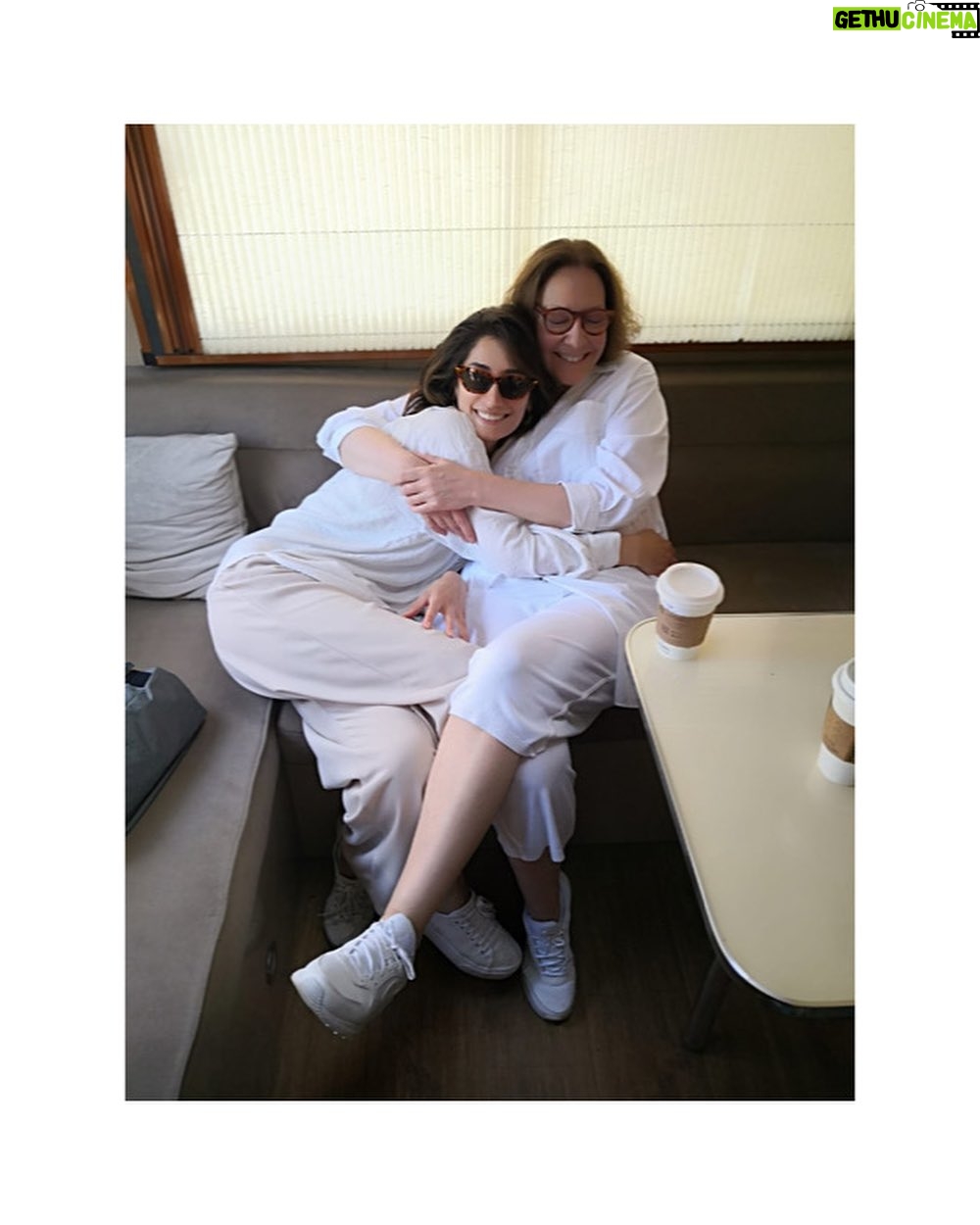 Nilay Erdönmez - 8.8K Likes - @gulcemalldizi ‘nin arşivi buraya sığamaz maalesef -ve de iyi ki!- , artık olduğu kadarıyla ;)
Sizi - bizi - çok seviyorum. 🤍