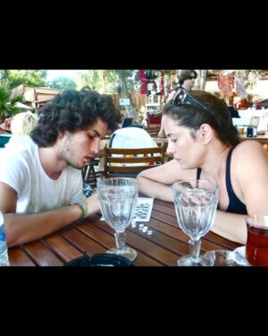 Nilüfer Açıkalın Instagram - bana her gün #annelergünü @tuncoog ❤️ @dunyaguzelguler ❤️